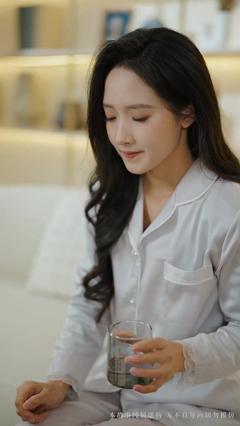 《万丈深渊终见底（萬丈深渊终见底）》
